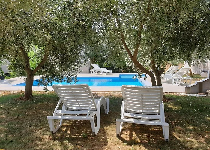 Modern Apartment In Banjole With Pool