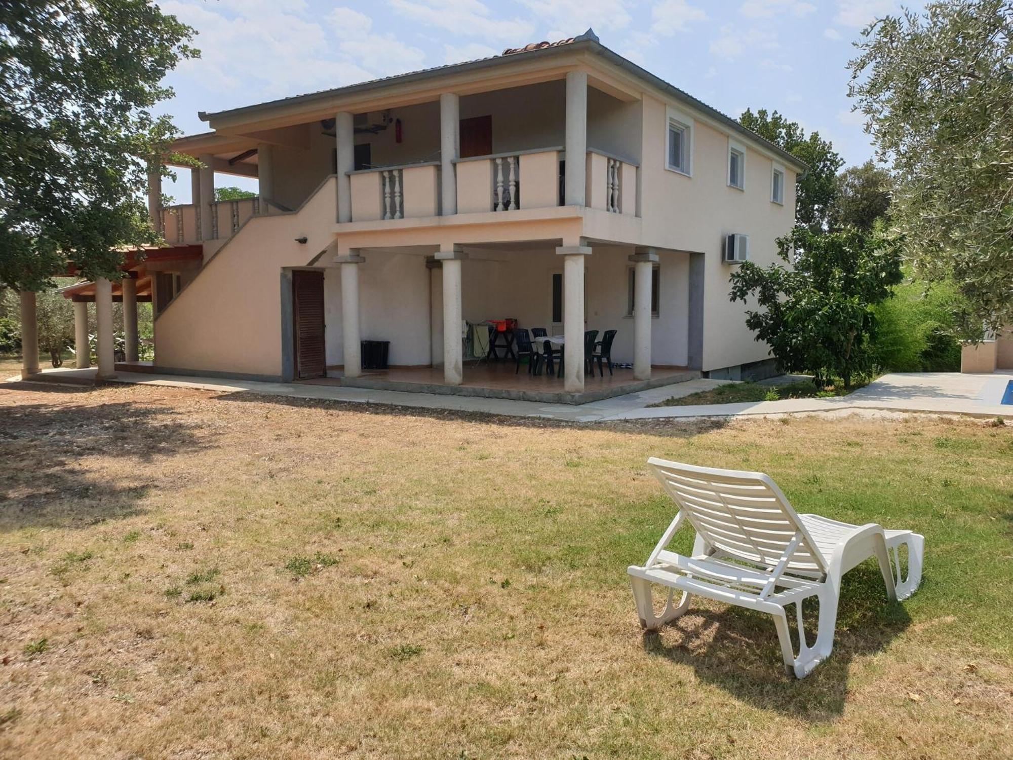 Modern Apartment In Banjole With Pool *