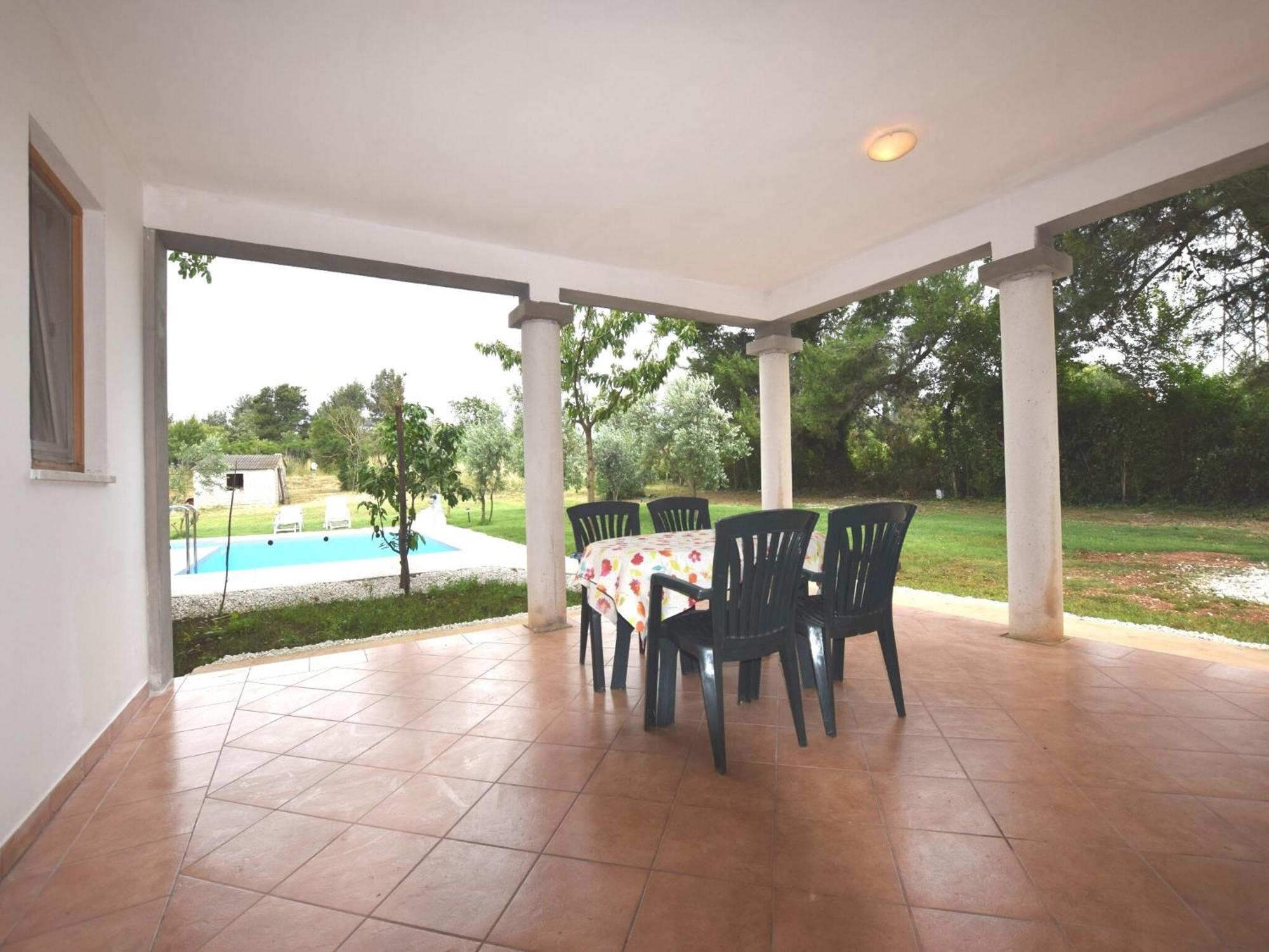 Apartment Modern Apartment In Banjole With Pool